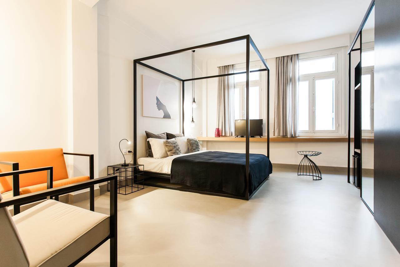 Monastiraki Suites By Livin Urbban アテネ エクステリア 写真