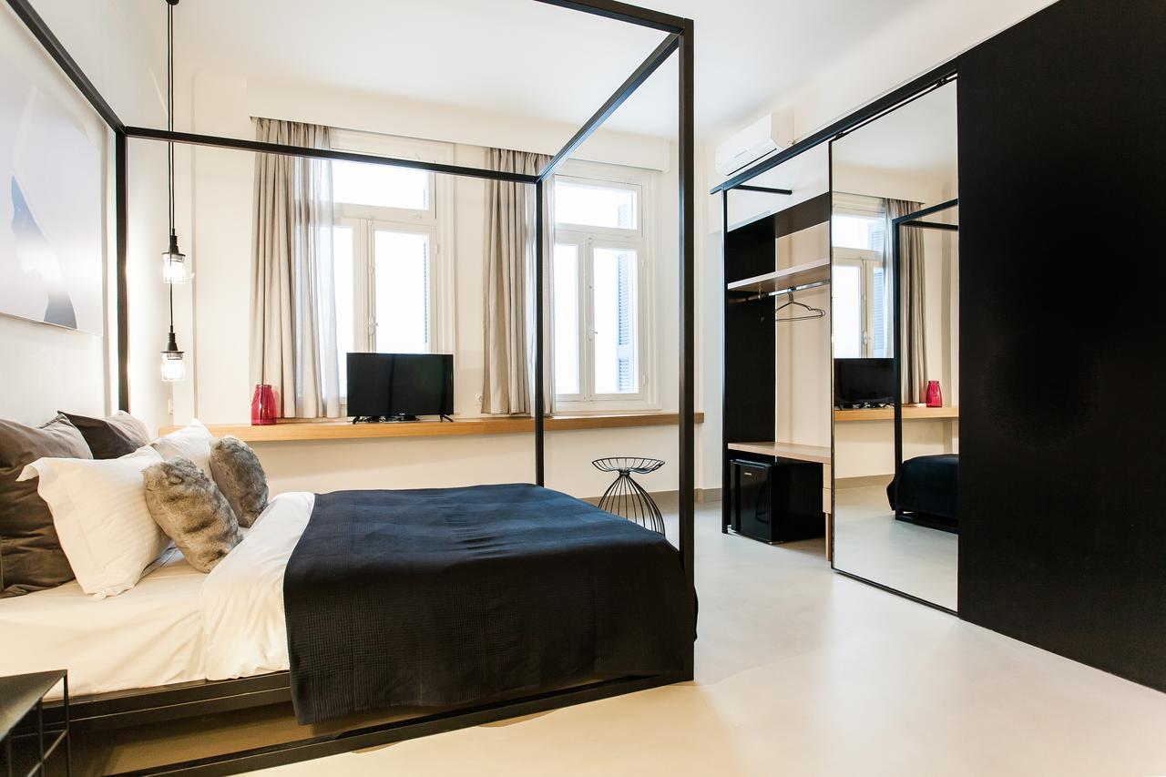 Monastiraki Suites By Livin Urbban アテネ エクステリア 写真