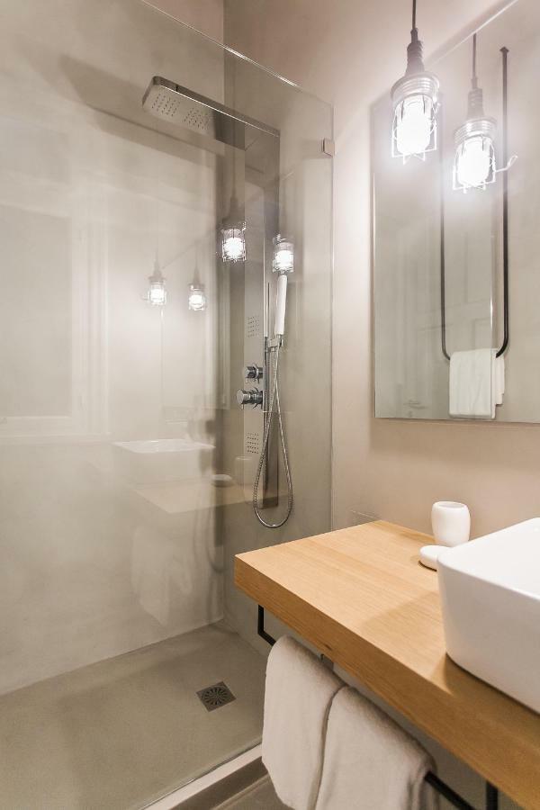 Monastiraki Suites By Livin Urbban アテネ エクステリア 写真