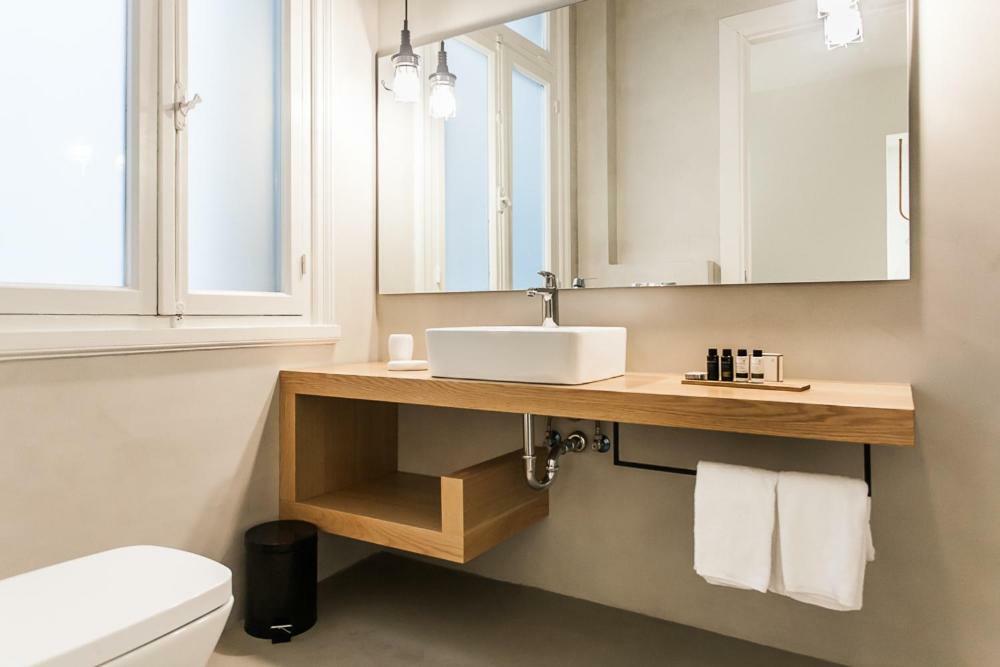 Monastiraki Suites By Livin Urbban アテネ エクステリア 写真
