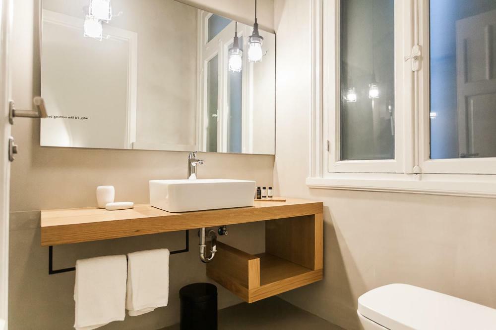 Monastiraki Suites By Livin Urbban アテネ エクステリア 写真
